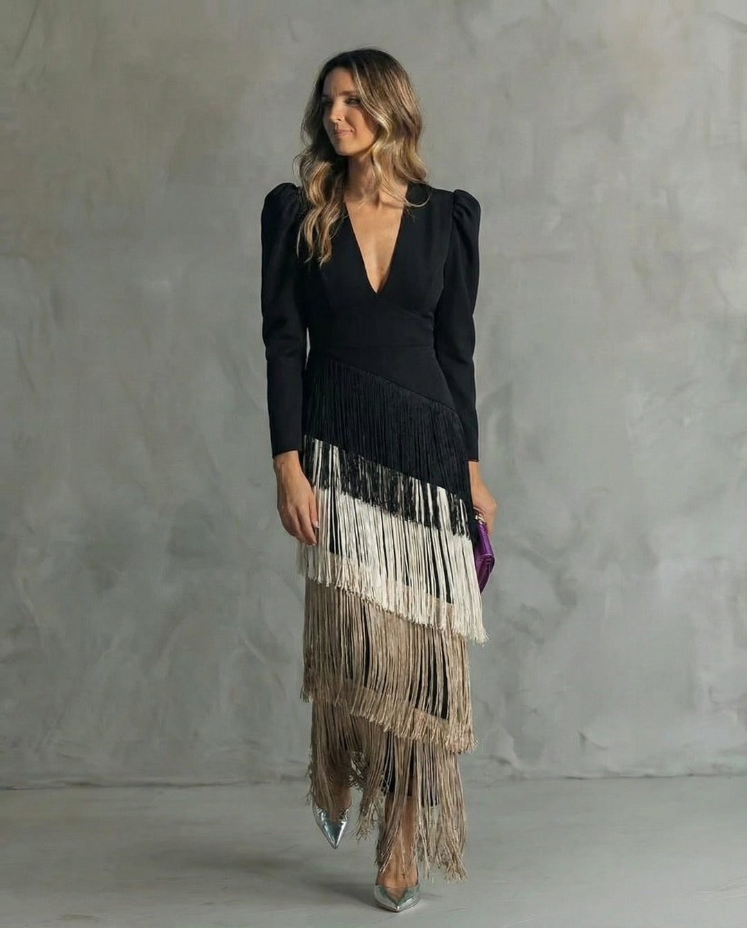 Clara · Abito elegante con maniche a frange